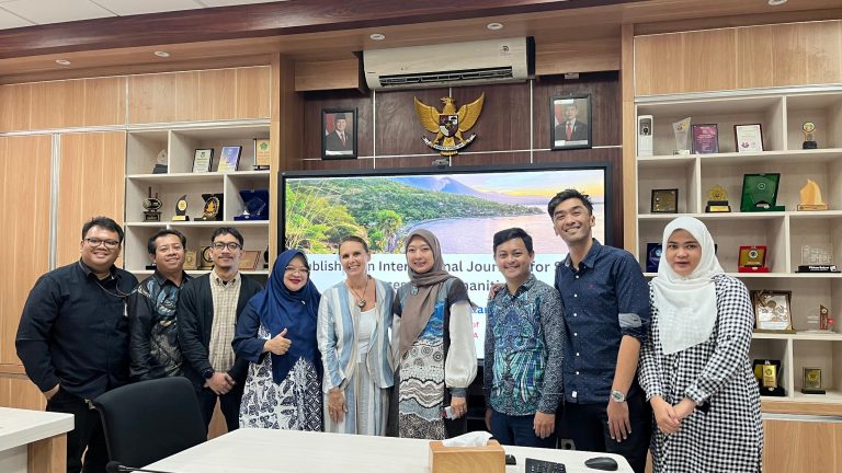 Prof. Theresa Catalano, Adjunct Professor Mata Kuliah Critical Media Studies pada Program Studi Ilmu Komunikasi UPI
