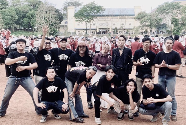 Meriah! Orkes Dangdut Mahasiswa Guncang Penutupan MOKAKU UPI 2025