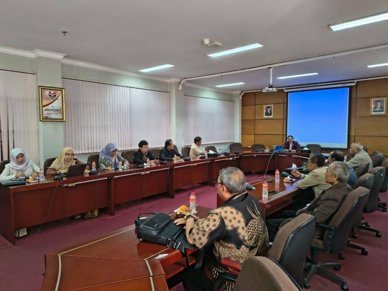 Senat Akademik  dan Anggota MWA Unsur Senat Akademik Membahas Sinergi Kelembagaan dan Permasalahan Universitas