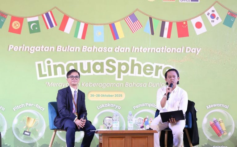 Mahardika Zifana Bagikan Panduan Menulis dan Publikasi Ilmiah di Balai Bahasa UPI