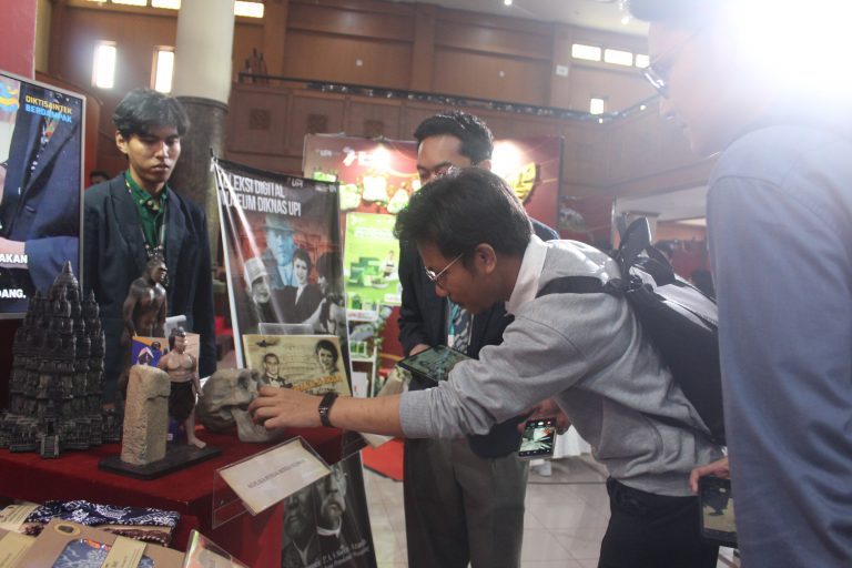 BANGUN SEMANGAT INOVASI: MUSEUM PENDIDIKAN NASIONAL RAMAIKAN INNOVATION EXPO UPI 2025