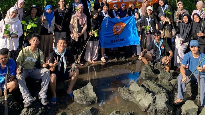 UKM MAPACH UPI Perkuat Kepemimpinan Mahasiswa Lewat Ekspedisi Pendidikan dan Lingkungan di Banda Naira