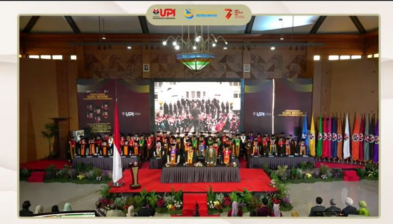Rektor UPI Kukuhkan 12 Guru Besar