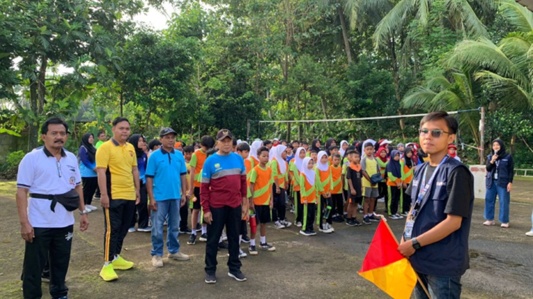 Akhiri Program P2MB, Mahasiswa UPI Gelar Jalan Santai