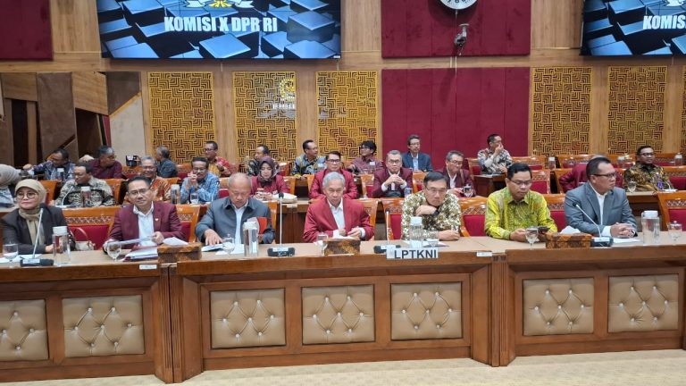 Rektor UPI Sampaikan Masukan Terkait RUU Sisdiknas dalam RDP Bersama Komisi X DPR RI