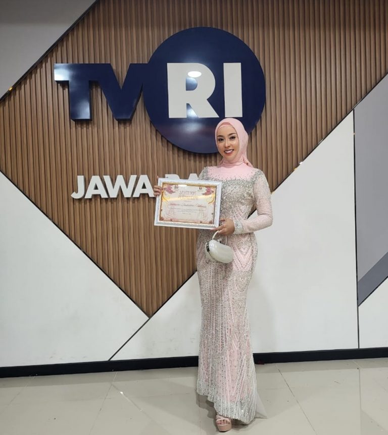 Di Balik Panggung Pageant Jawa Barat: Kiprah Dr. Asri Wibawa Sakti Mengawal Karakter Generasi Muda