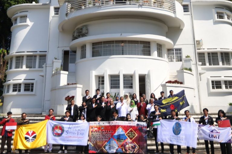 UPI Strengthens International Collaboration Indonesian and Malaysian Students Through the “Mesra” Program