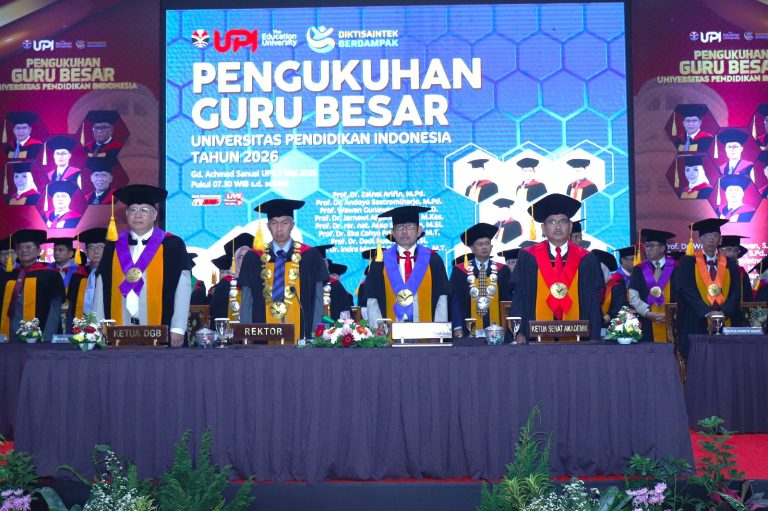 Perkuat Riset dan Inovasi, UPI Kukuhkan 8 Guru Besar Baru Pada Hari Pertama