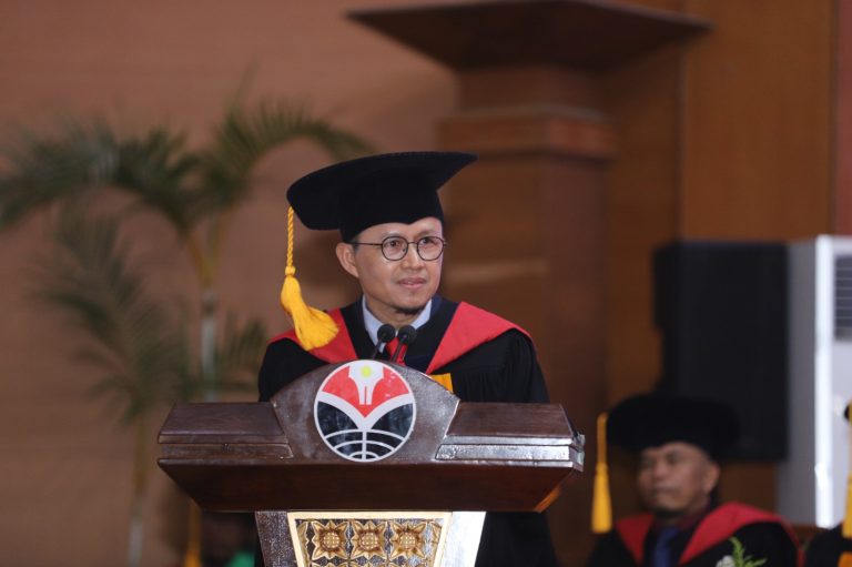 Prof. Wawan Gunawan Bahasa Sebuah “Kekuatan” Untuk Membangun Makna Dalam Kehidupan Sosial