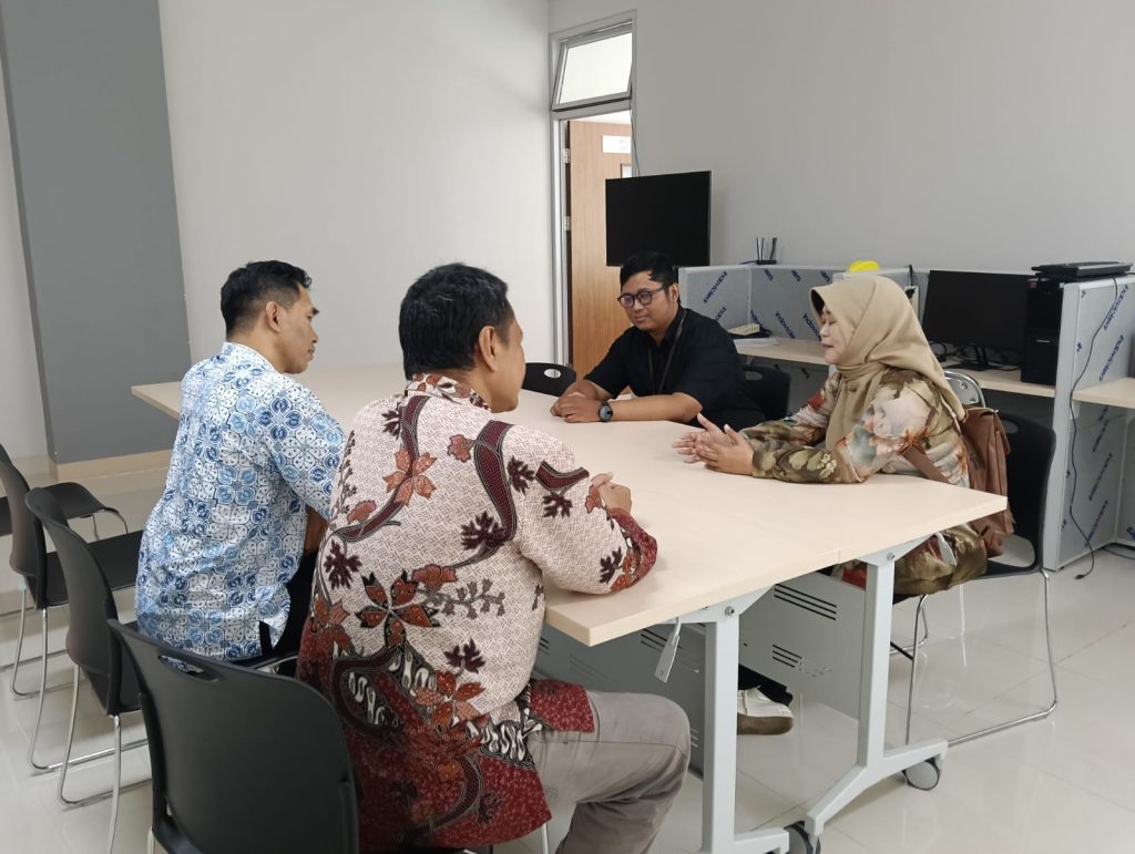 UPI Holds Cross-Faculty FGD on AI-Powered Humanoid Robots for English Language Education
