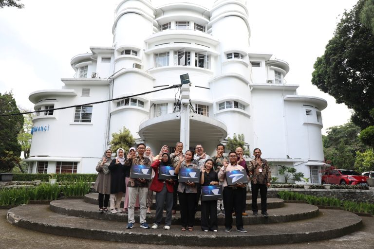 Mahasiswa UPI Terima Hibah Bantuan Belajar dari BRI untuk Dukung Aktivitas Akademik