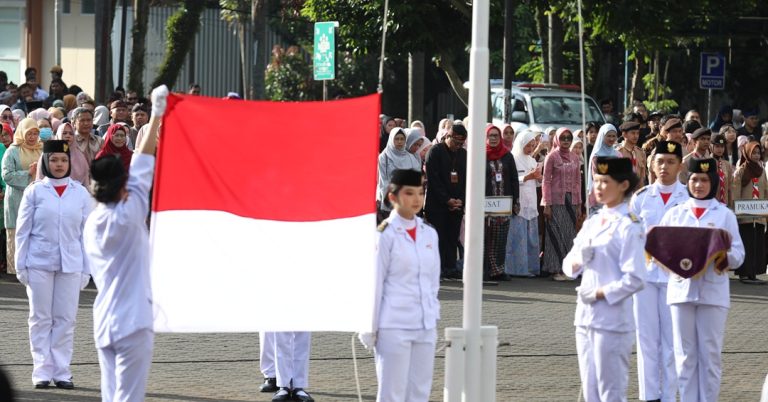 UPI Teguhkan Semangat Pengabdian dan Peningkatan Kualitas Pendidikan Nasional dalam Upacara Hardiknas