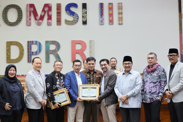 Dekan FPIPS UPI Sampaikan Masukan Akademik terhadap RUU Polri dalam RDPU Komisi III DPR RI