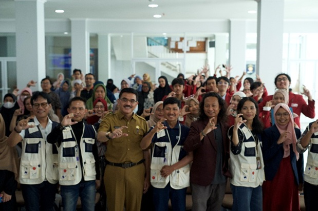 Mahasiswa Prodi DKV UPI Terapkan Project Based Learning melalui Kolaborasi dengan DKUKMPP Kota Cirebon