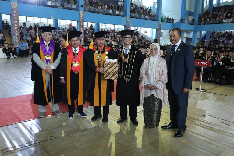 UPI Wisuda 999 Lulusan Gelombang III 2026, Rektor Tekankan Pentingnya Self-Control dan Integritas