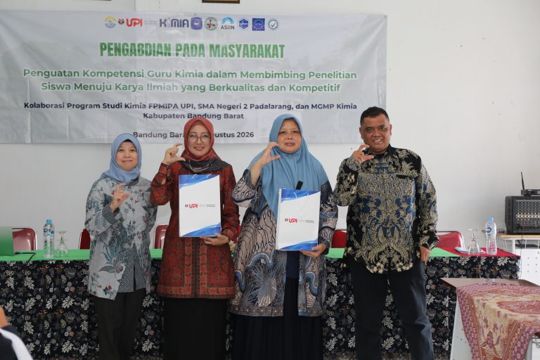 Prodi Kimia Gelar PKM Penguatan Kompetensi Guru Kimia dalam Membimbing Penelitian Siswa