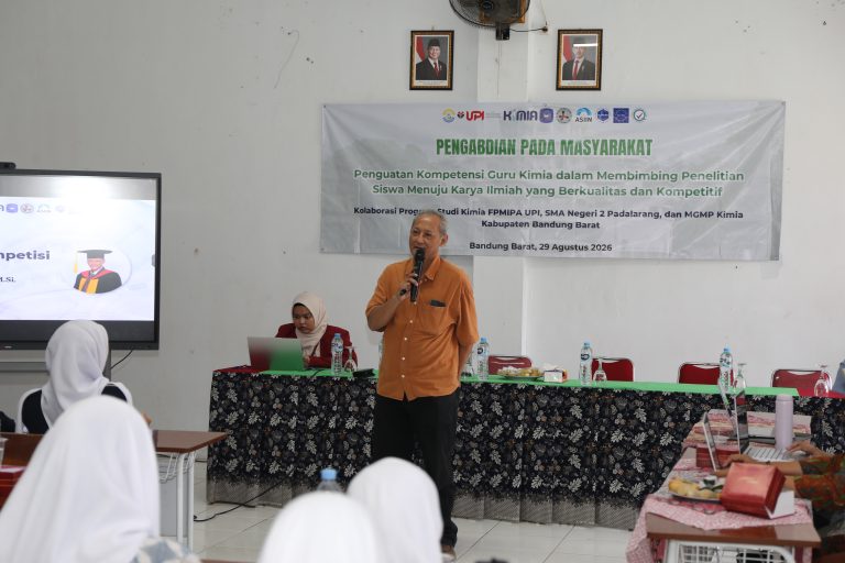 Guru Besar Kimia UPI Tempatkan Aktivitas Penelitian sebagai Ruang Pengembangan Talenta Siswa