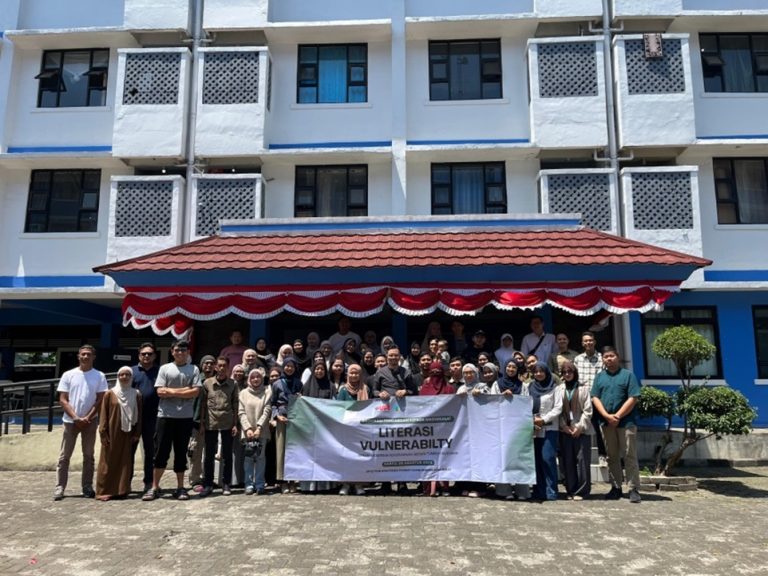 Tim PKM Psikologi Pendidikan SPs UPI Bekali Penghuni Apartemen Transit Literasi Vulnerability