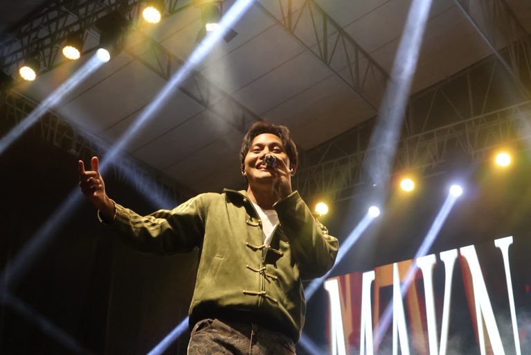 Unjuk Aksi di UPI Fest 2026, Rizky Febian Terharu Sapa Mahasiswa UPI